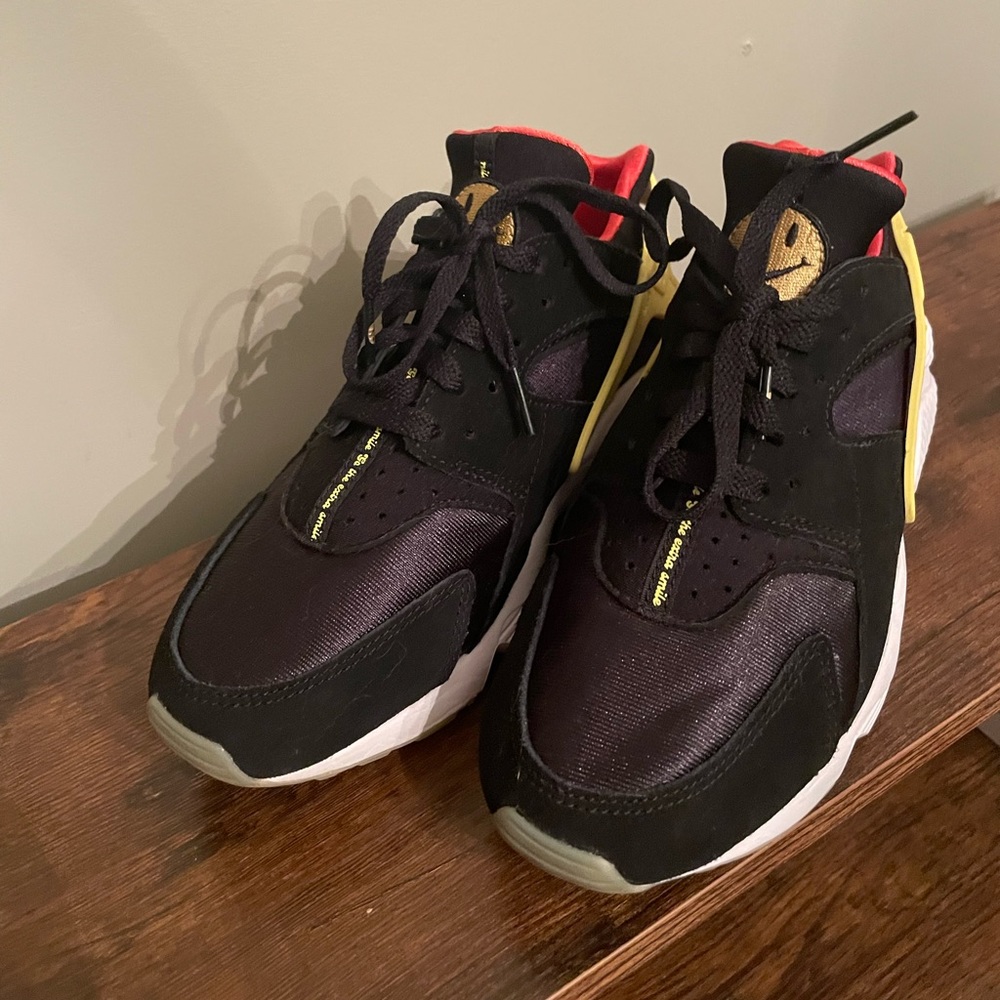Nike Smile Huarache